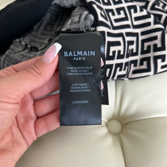 Cropped Bicolor Jacquard Sports Bra Top With Balmain Monogram - 36 - Picture 6 of 8